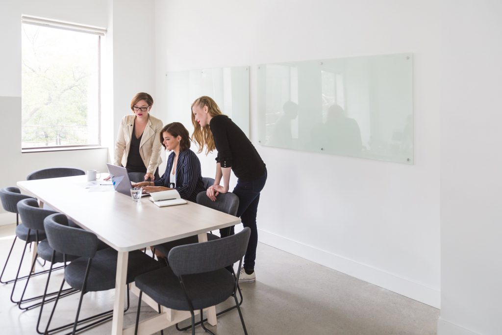 powerful-business-women-in-meeting powerful-business-women-in-meeting