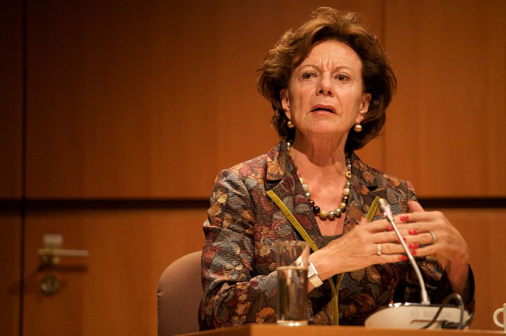 1200px-Neelie_Kroes_NOG_Brussel 1200px-Neelie_Kroes_NOG_Brussel