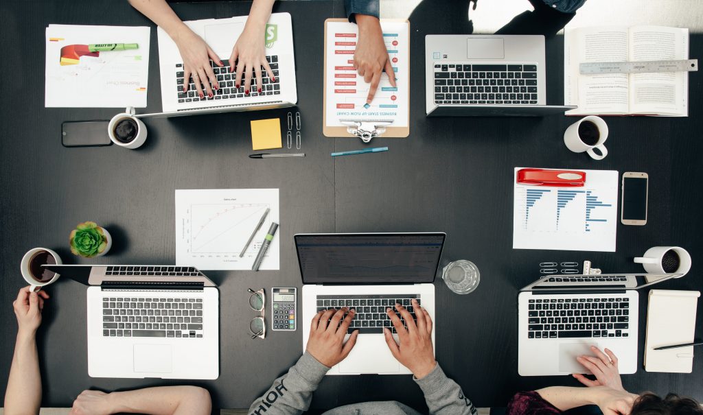 tech-meeting-flatlay-1024x605-1 tech-meeting-flatlay-1024x605-1