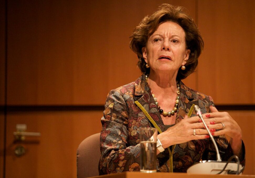 1200px-Neelie_Kroes_NOG_Brussel